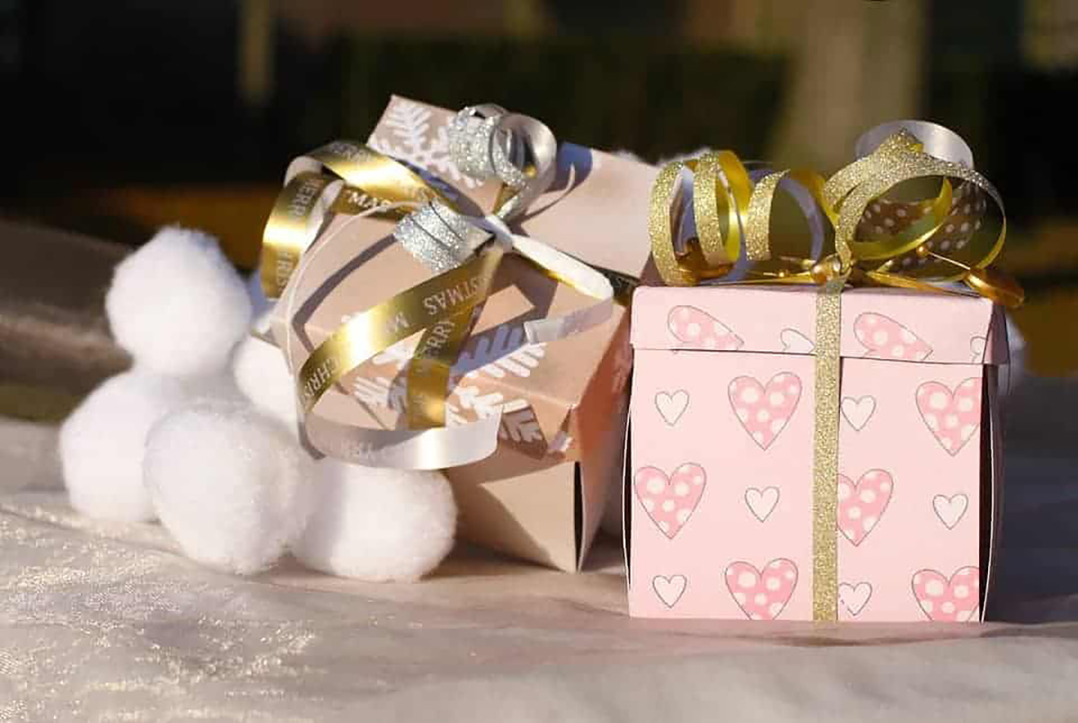Des cadeaux.