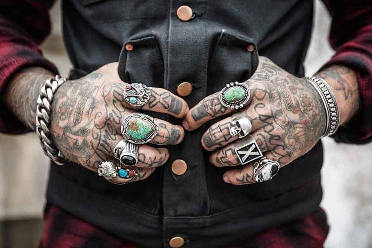 Tatouage sur main