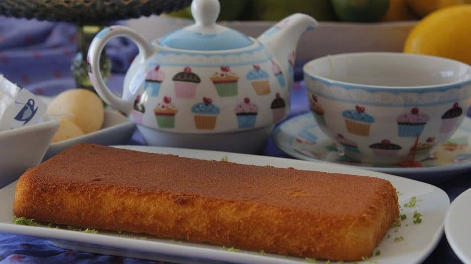 Gâteau, cafetière