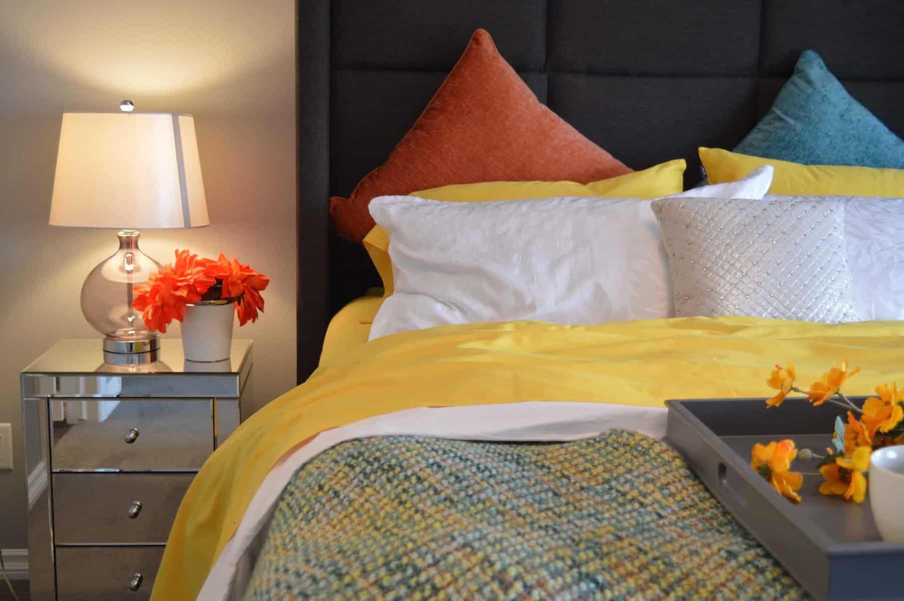 Une chambre à coucher.