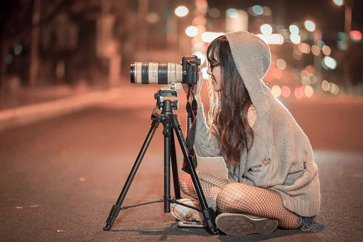 Fille, appareil photo, rue