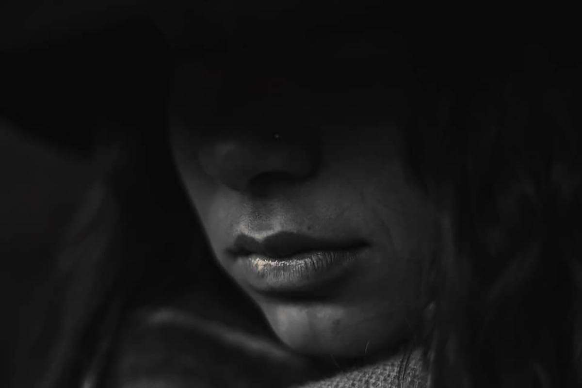 Jeune fille, photo noir et blanc