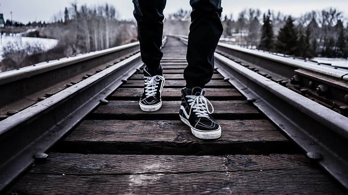 Chemin de fer, marcher