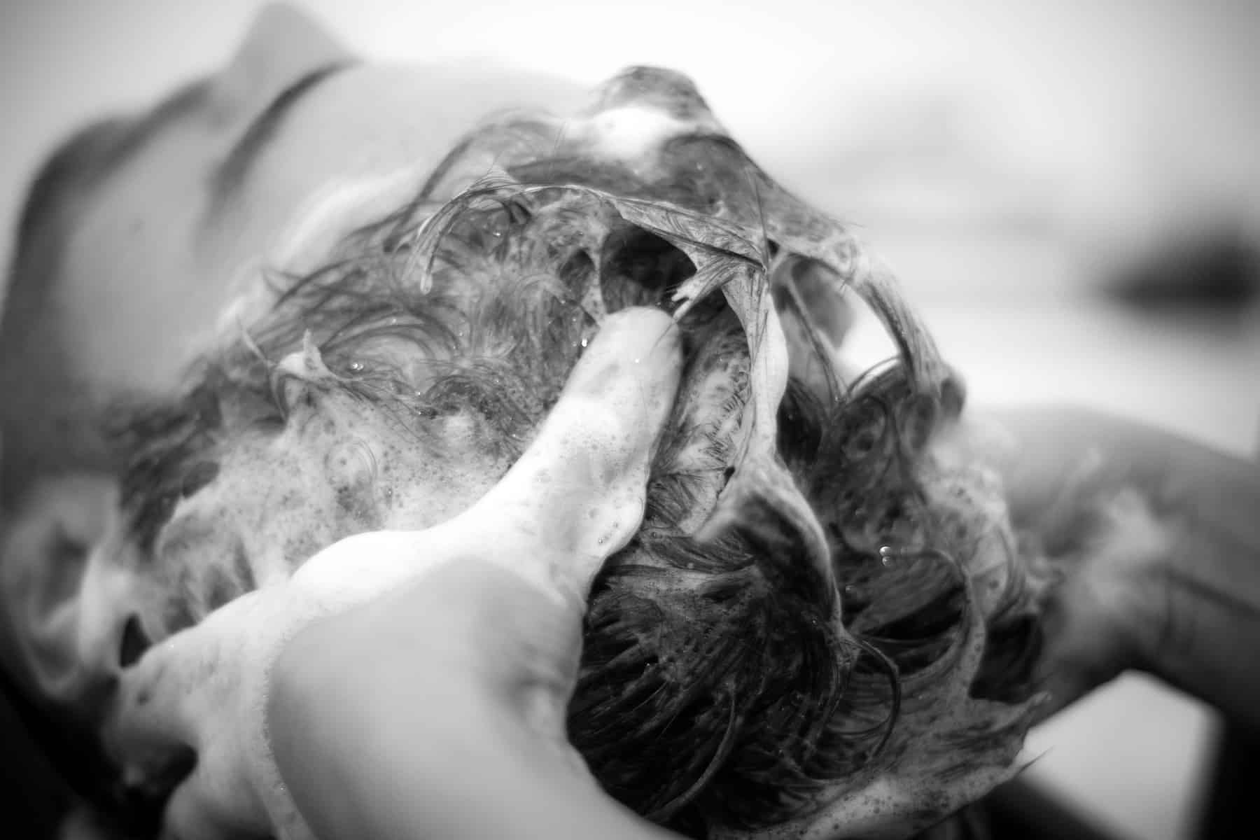 Un shampoing.