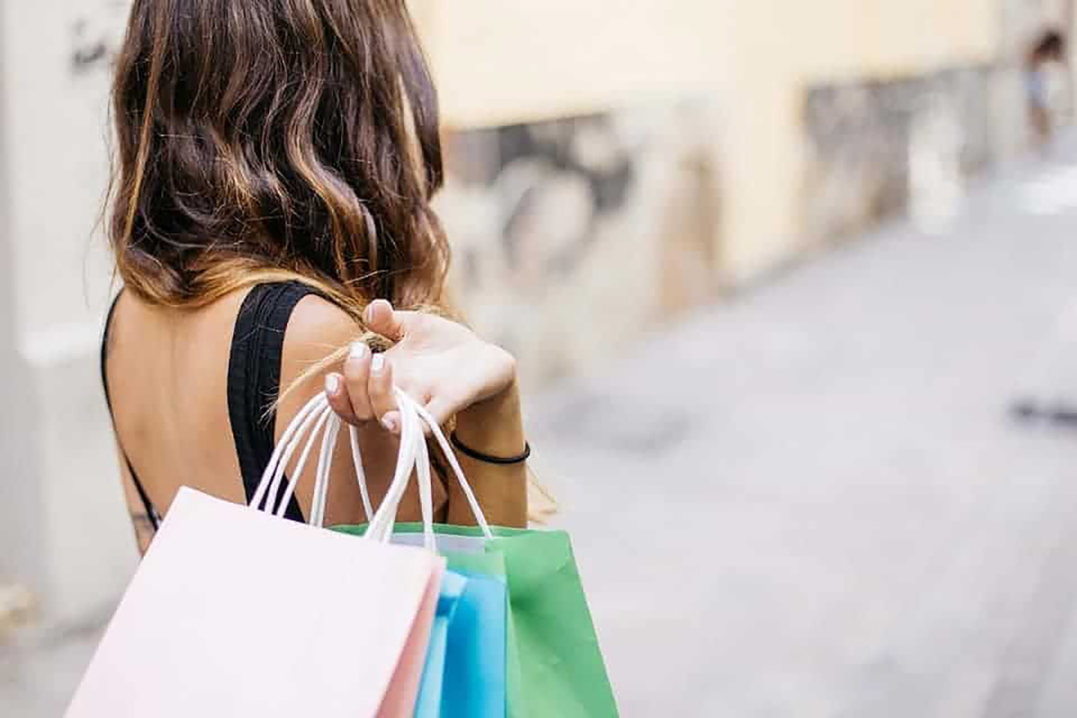 Femme, shopping