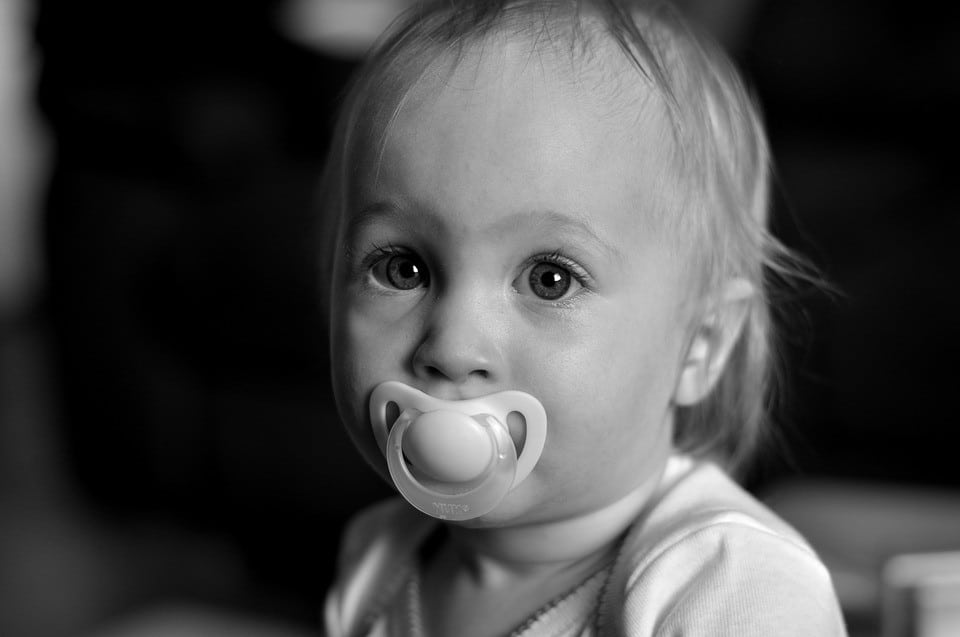 Enfant, tétine