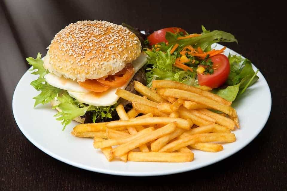 Hamburger, frites