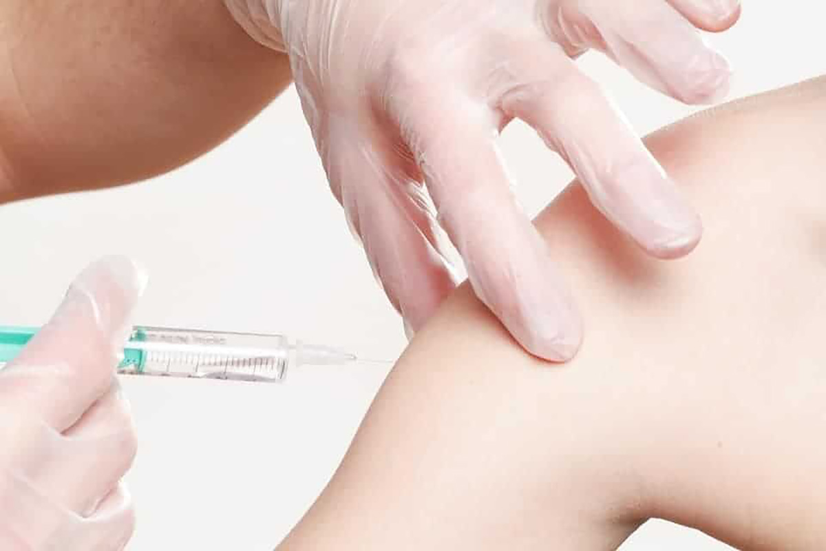 Main, bras, vaccin